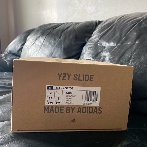 YEEZY SLIDES-Bone - Picture 3 of 3